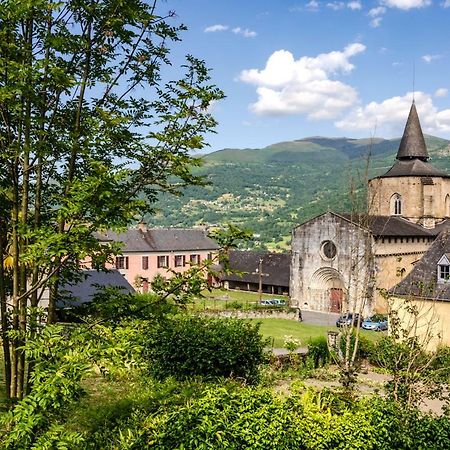 Pyrenees Cycling Lodge Saint-Savin  Exterior photo